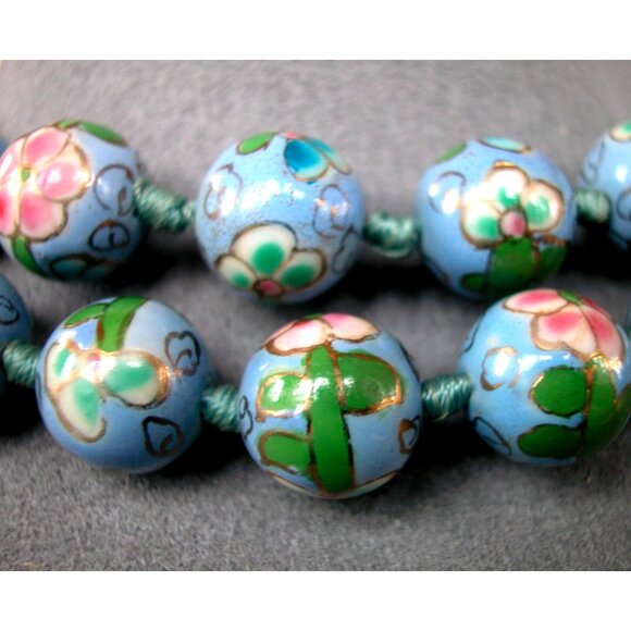 Handcrafted Cloisonné Floral Bead Necklace With Gold-Tone Ornate Clasp 18" Lengt - Picture 2 of 3